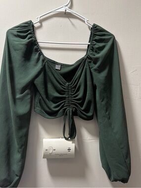 Women's Ruched Long-Sleeve Crop Top in Forest Green